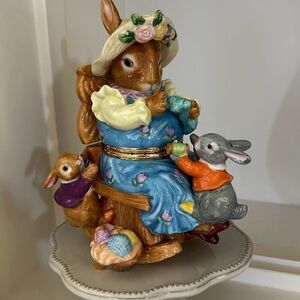 Large Mother Bunny Trinket Box NEW